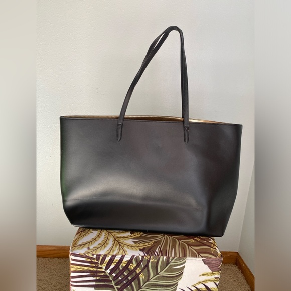 VS Large Tote - Picture 2 of 7